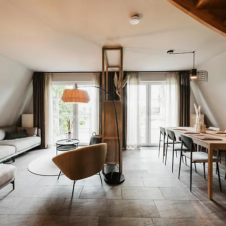 Appartementhotel Seeblick アパートホテル グローナウ