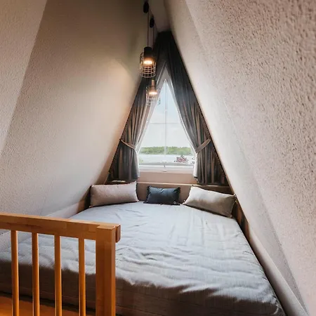 Appartementhotel Seeblick 4* グローナウ